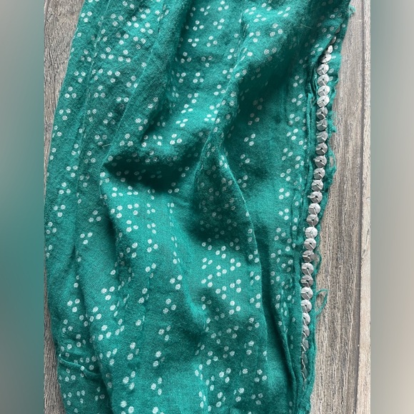 green and silver infinity scarf - Picture 2 of 2